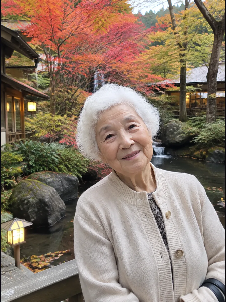旅行先のカーディガン姿から、着物の遺影へ(元の写真)